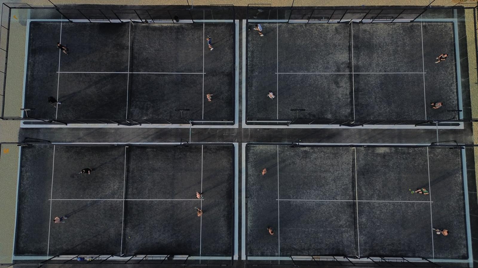 Court line markings and playing surface at Pukka Padel Leeds.